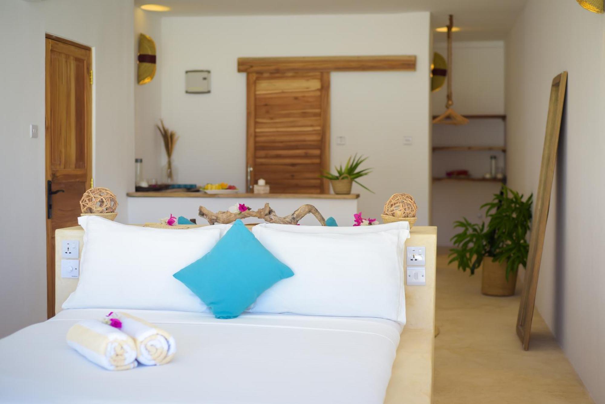Aquamarina Hotel ジャンビアニ エクステリア 写真